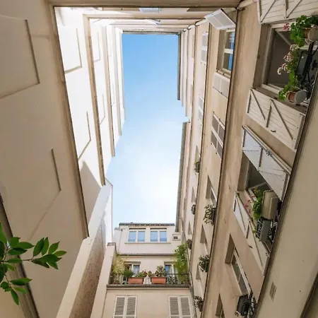 Appartement Chic Parisian 2bd Apart For 6